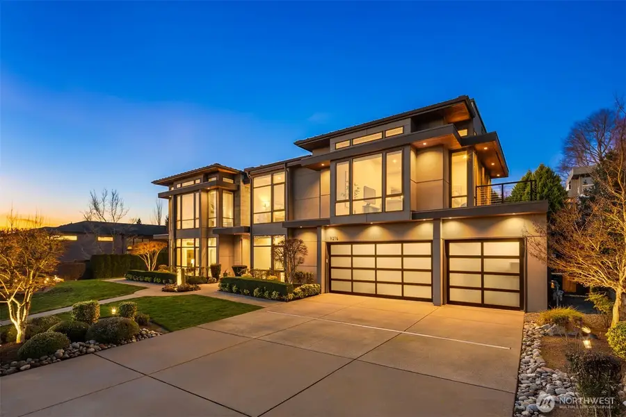 9216 NE 13th St, Clyde Hill, WA 98004 - #2