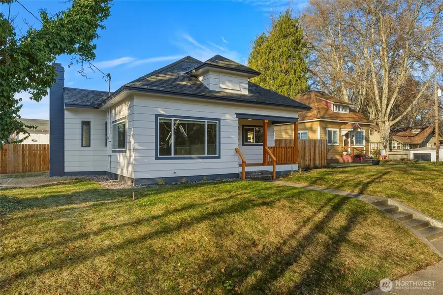 564 S 1st Street, Walla Walla, WA 99362 - #2