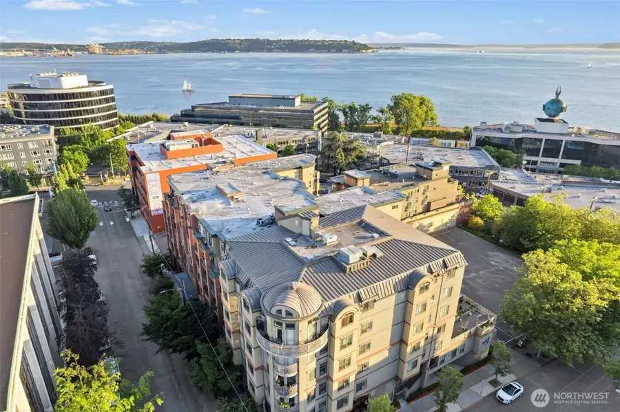 133 Queen Anne Avenue N #304, Seattle, WA 98109 - #3