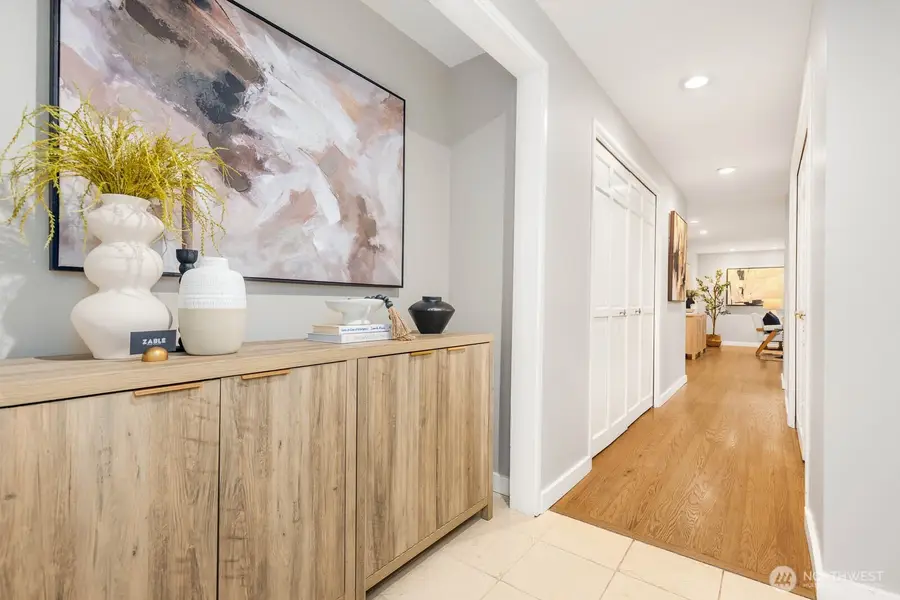 2101 Nob Hill Avenue N #1B, Seattle, WA 98109 - #3