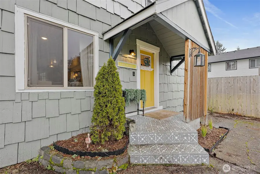 521 114th Street S, Tacoma, WA 98444 - Image #2