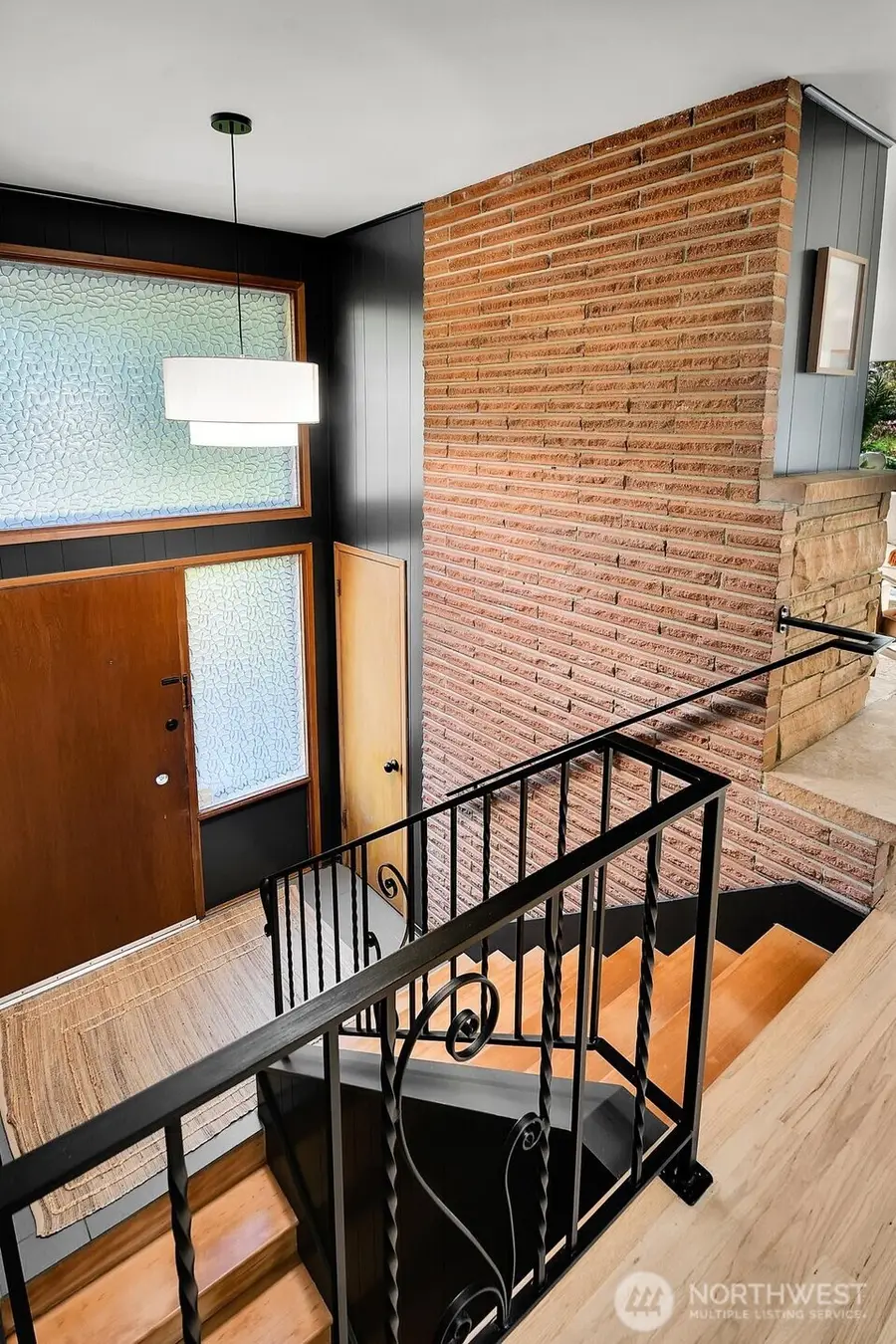 19045 46th Avenue Ne, Lake Forest Park, WA 98155 - Image #2