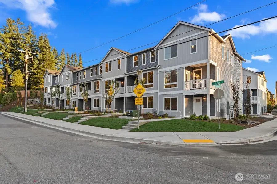 7027 Rainier Drive #H, Everett, WA 98203 - #2