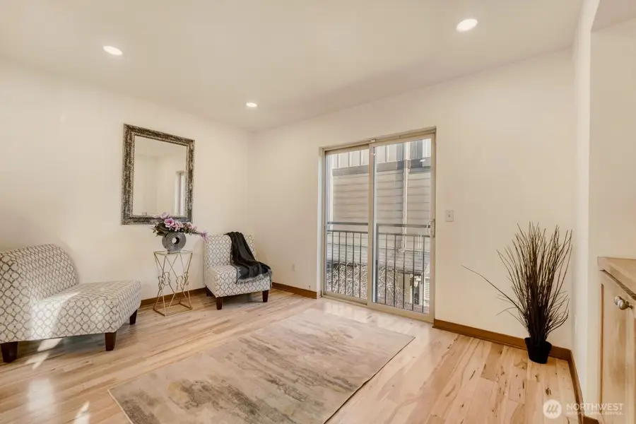 9010 18th Ave Sw, Seattle, WA 98106 - #2