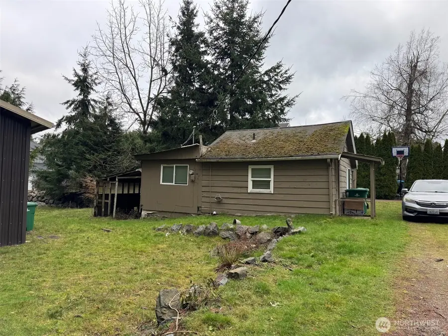 1564 Serpentine Place, Shoreline, WA 98155 - Image #2