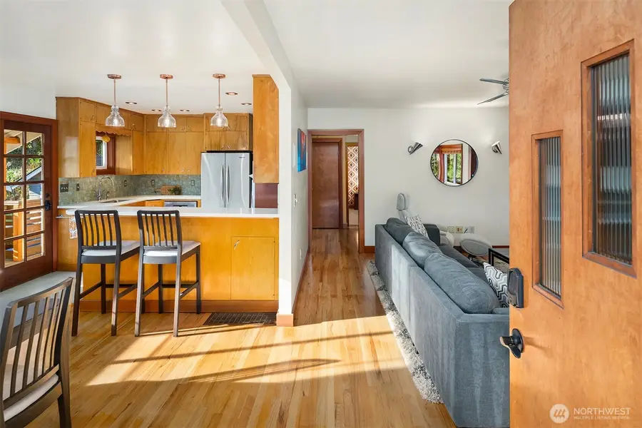 5217 5th Avenue Ne, Seattle, WA 98105 - Image #2