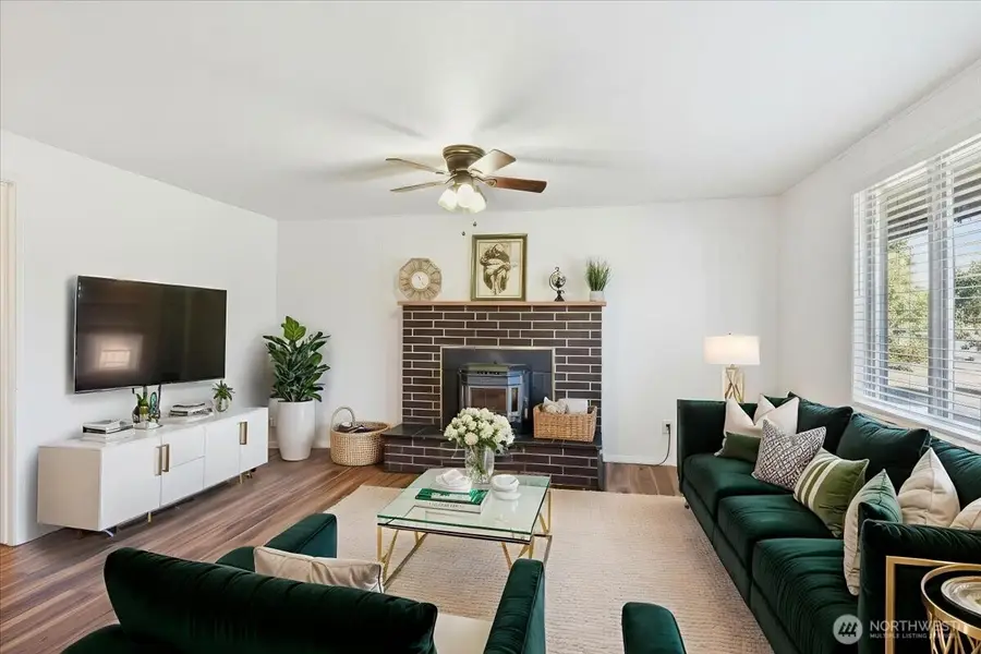 1107 S Spruce Street, Burlington, WA 98233 - Image #2