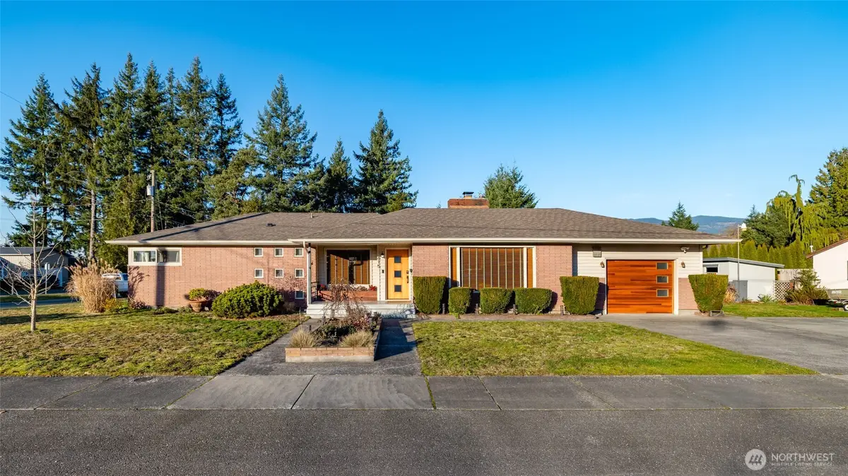 615 Dean Drive, Sedro Woolley, WA 98284 - Image #1