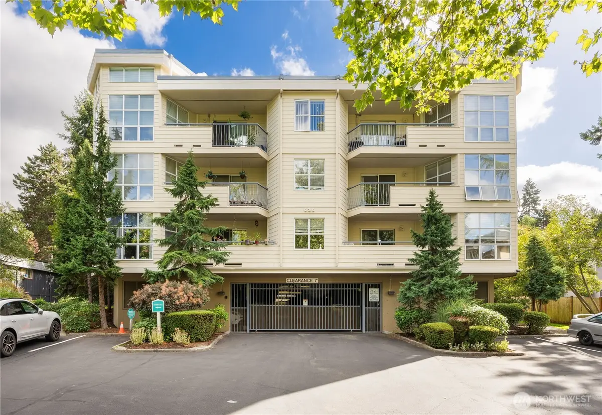 424 102nd Street Se #108, Bellevue, WA 98004 - #1