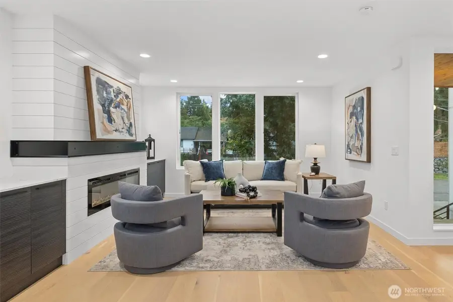 12011 36th Avenue Ne, Seattle, WA 98125 - Image #2