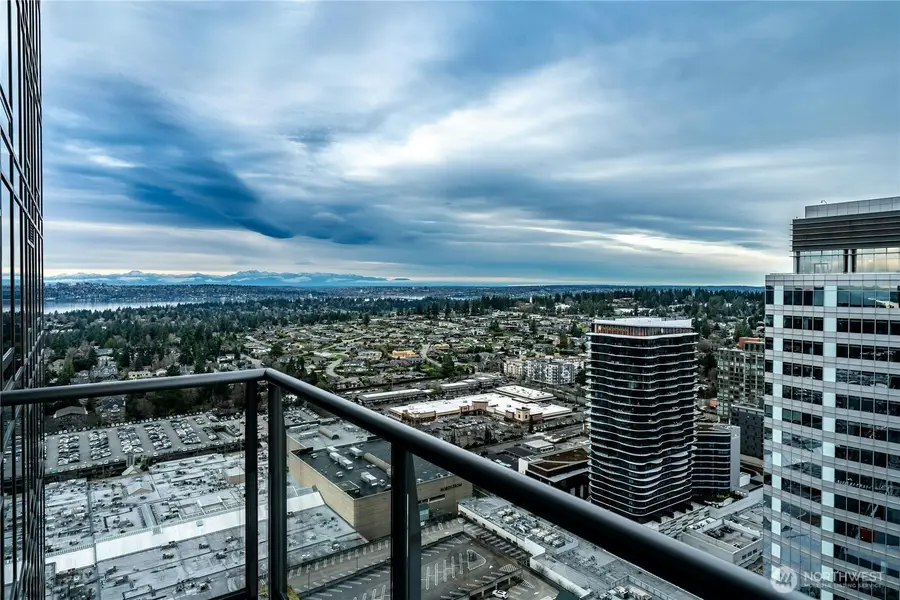 650 Bellevue Way Ne #3705, Bellevue, WA 98004 - Image #3