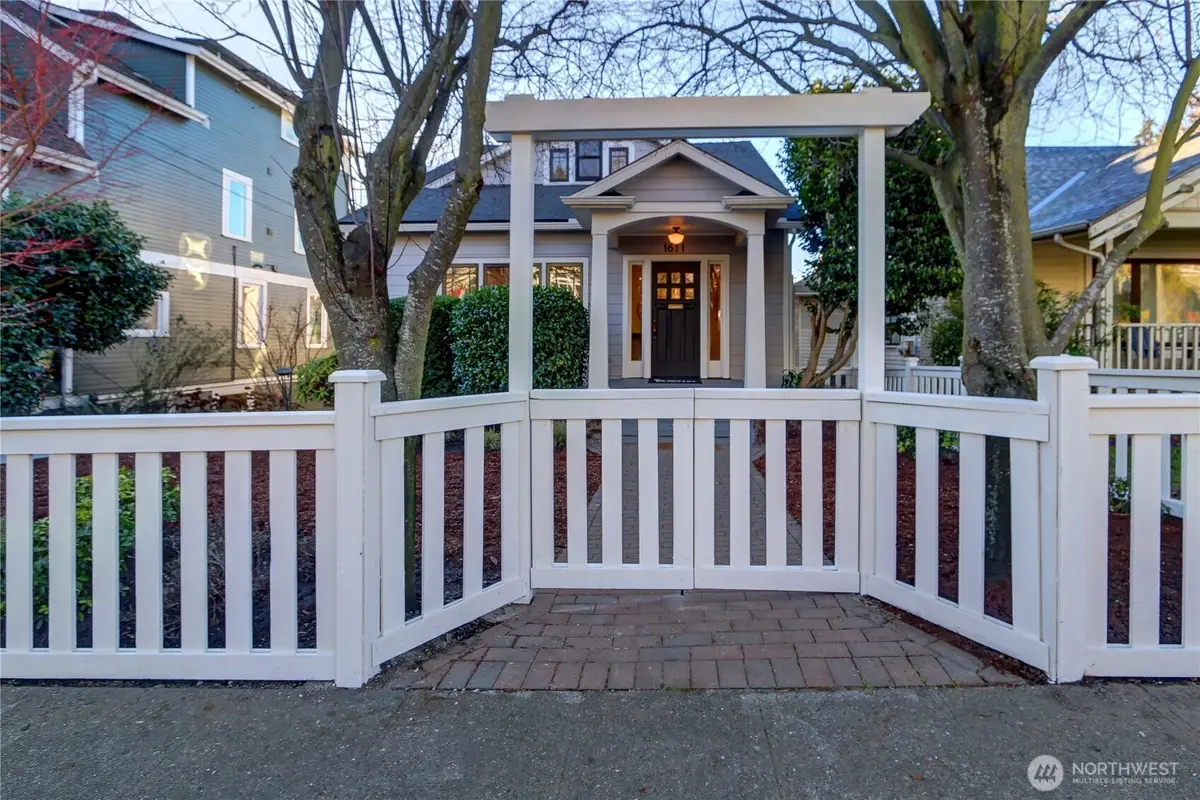 1611 10th Avenue W, Seattle, WA 98119 - #1
