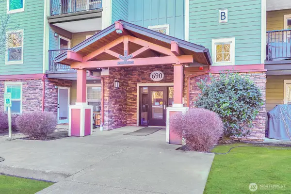 690 32nd Street #B211, Bellingham, WA 98225