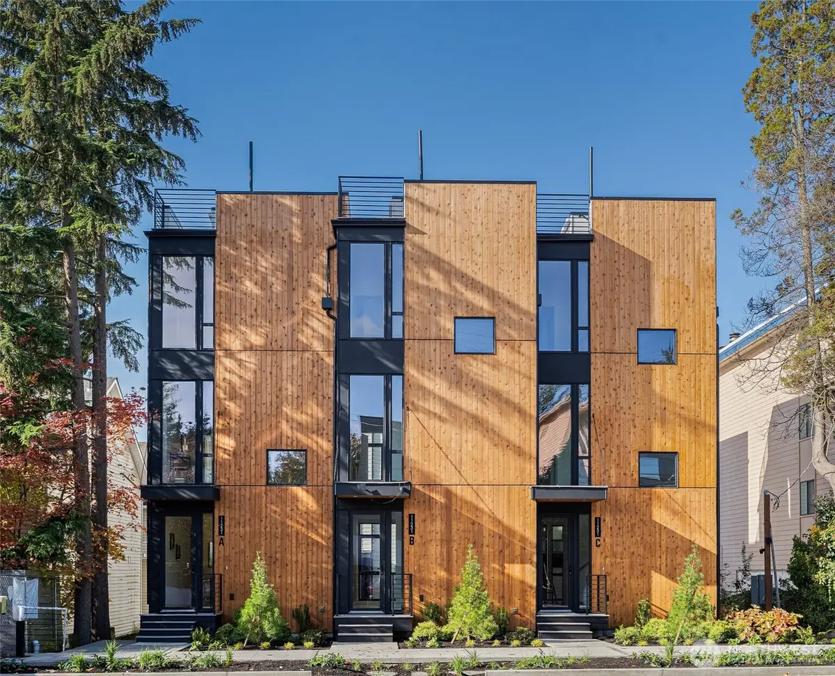 11231 Greenwood Avenue N #B, Seattle, WA 98133 - Image #1