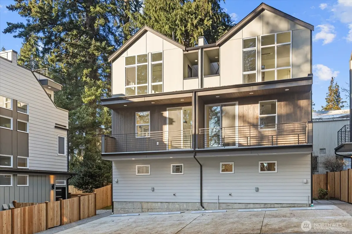 10746 Interlake Avenue N, Seattle, WA 98133 - Image #1