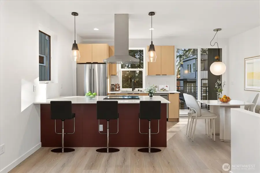 10746 Interlake Avenue N, Seattle, WA 98133 - Image #3