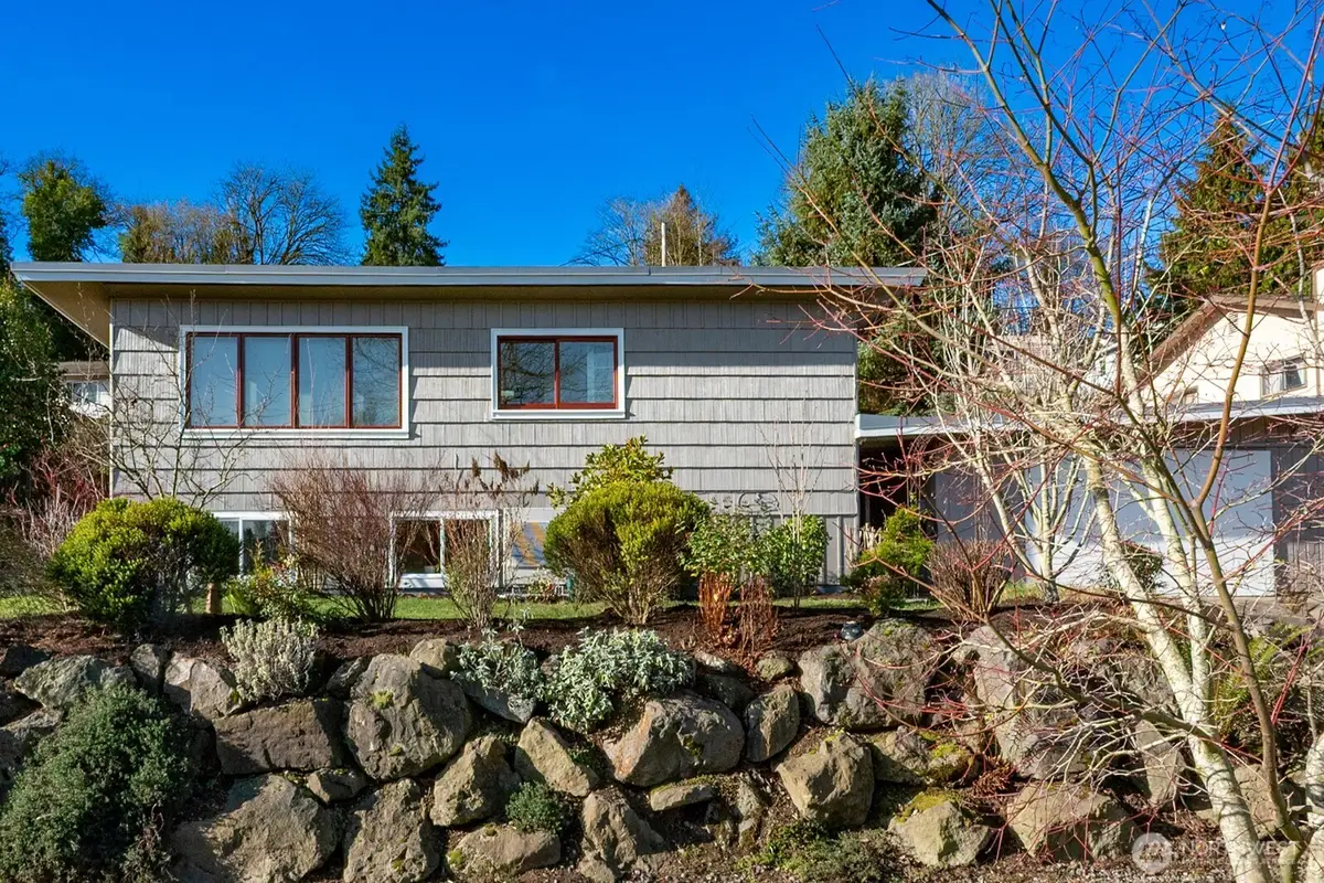 5537 32nd Avenue S, Seattle, WA 98118 - Image #1