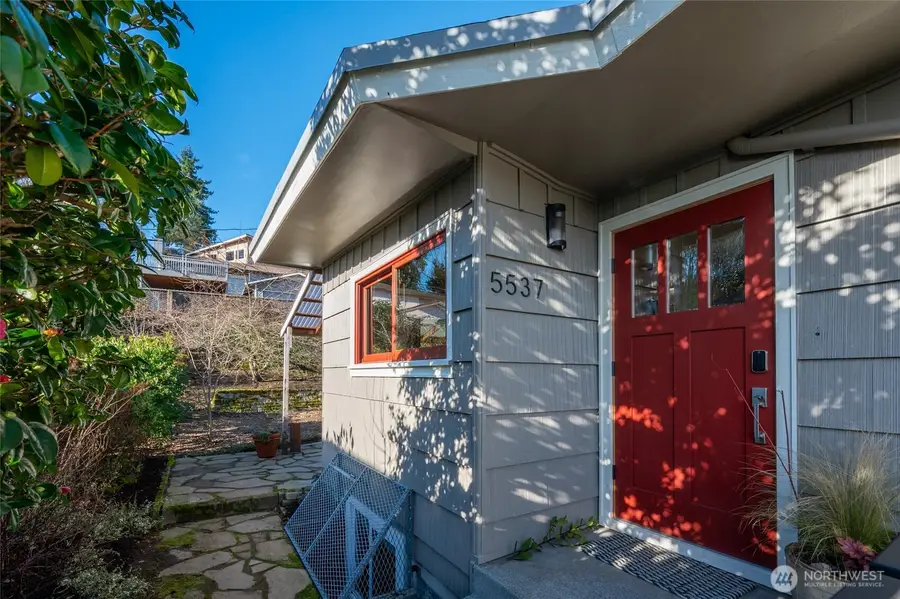 5537 32nd Avenue S, Seattle, WA 98118 - Image #3
