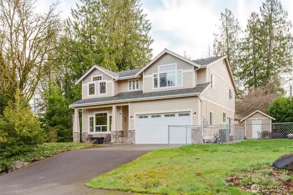 1568 Puget Drive E, Port Orchard, WA 98366