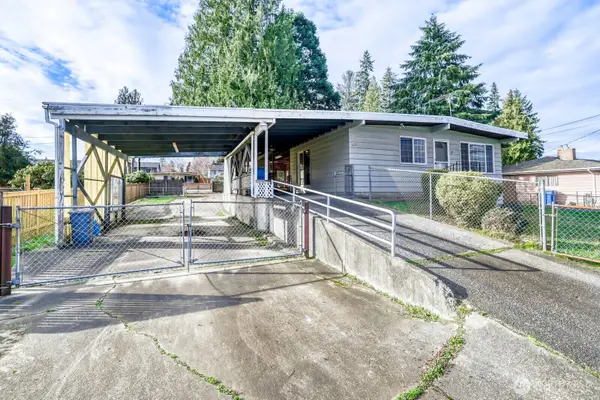 17028 Larch Way, Lynnwood, WA 98037