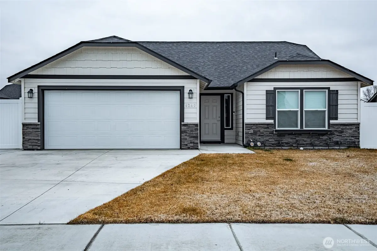 4240 W Bufflehead Blvd, Moses Lake, WA 98837 - #1