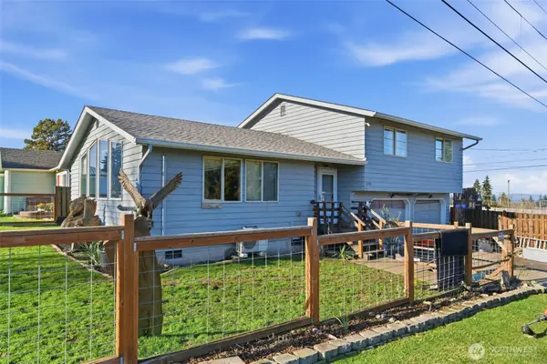 2208 S Lincoln Street, Port Angeles, WA 98362