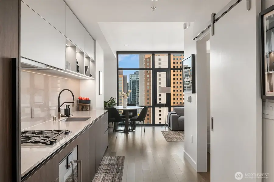 889 Avenue Square Ne #708, Bellevue, WA 98004 - Image #2