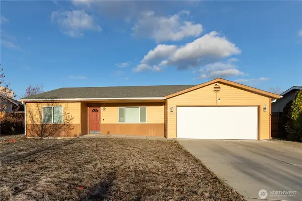 407 N 75th Avenue, Yakima, WA 98908
