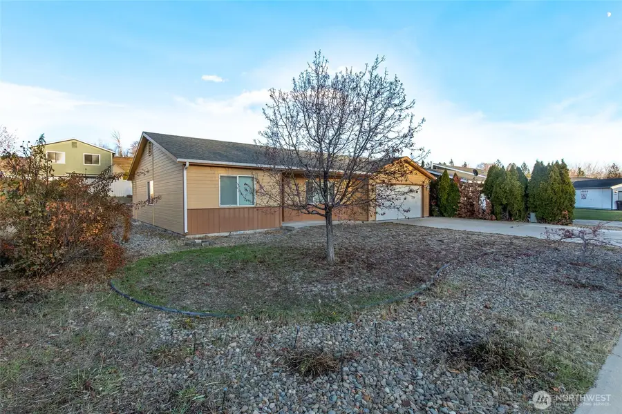 407 N 75th Avenue, Yakima, WA 98908 - #2