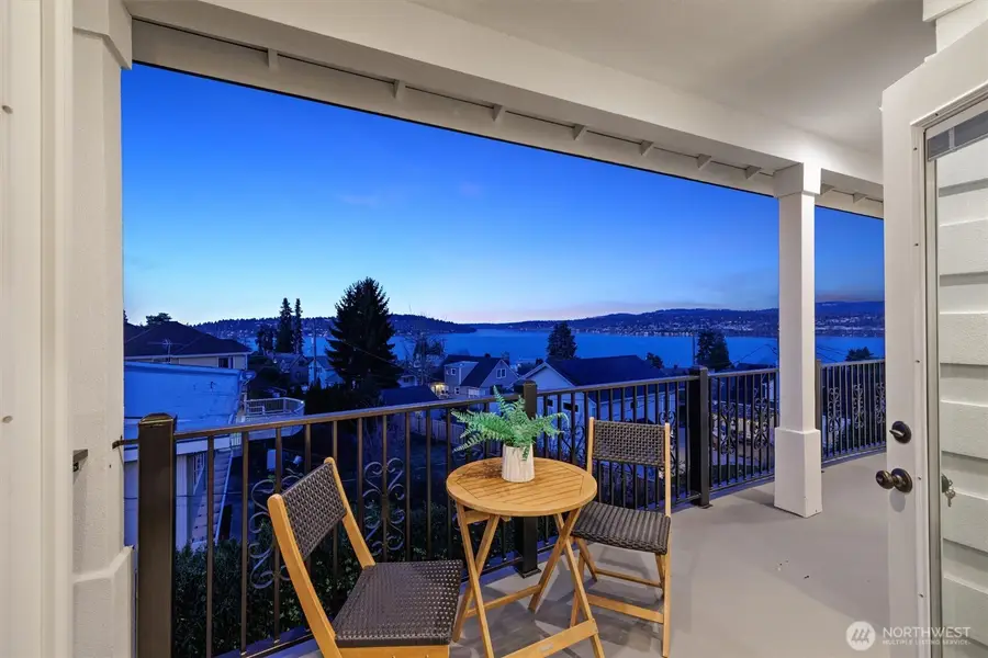 7908 S Lakeridge Drive, Seattle, WA 98178 - Image #2