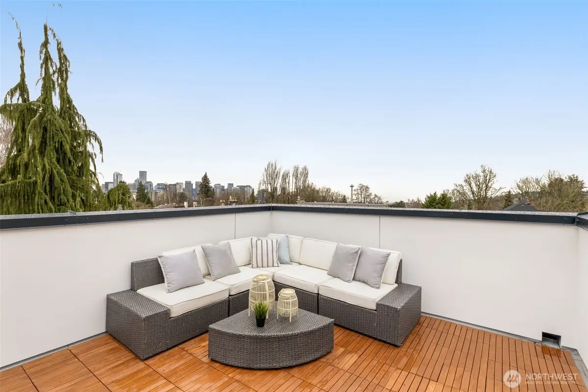 1123 10th Avenue E, Seattle, WA 98102 - Image #1