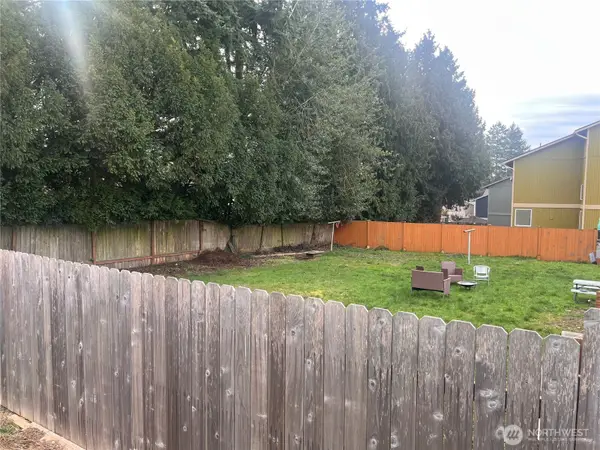 9725 S 244th Place, Kent, WA 98030