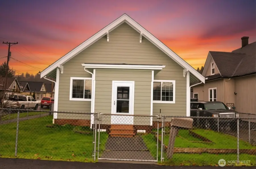 401 Emerson Avenue, Hoquiam, WA 98550 - Image #3