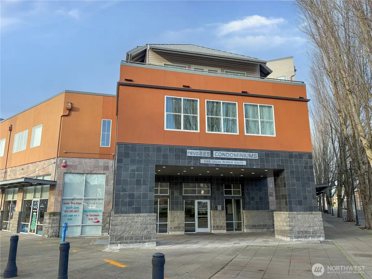 225 Logan Avenue S #111, Renton, WA 98057 - #1