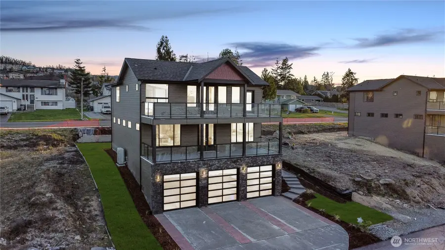 3706 W 3rd Street, Anacortes, WA 98221 - Image #2