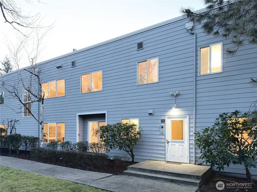 210 10th Street #4, Kirkland, WA 98033 - Image #2