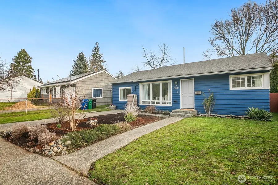 9230 31st Avenue Sw, Seattle, WA 98126 - #2