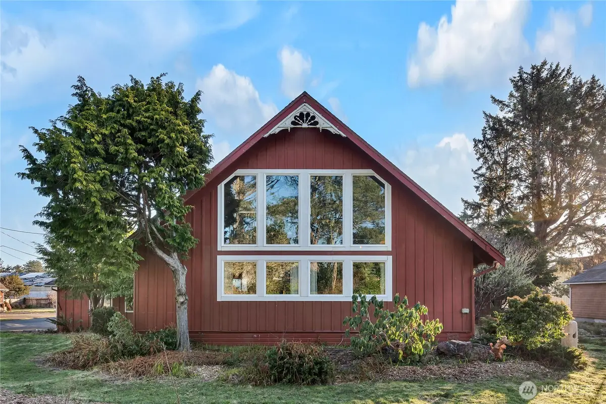 1106 46th Place, Seaview, WA 98644 - Image #1