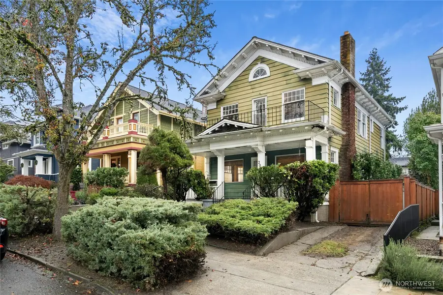 206 32nd Avenue, Seattle, WA 98122 - #3