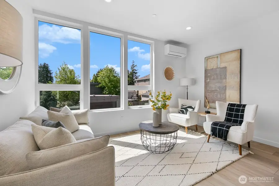 8831 Wallingford Avenue N, Seattle, WA 98103 - #3