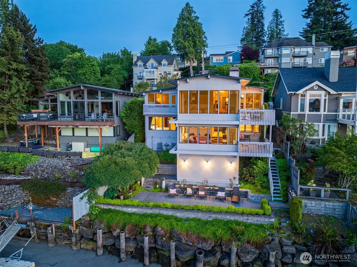 3510 W Commodore Way, Seattle, WA 98199 - Image #1