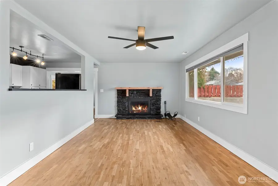 1437 Tedford Street Se, East Wenatchee, WA 98802 - Image #2