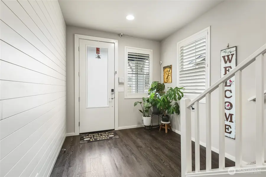 281 SW 97th Place, Seattle, WA 98106 - #2