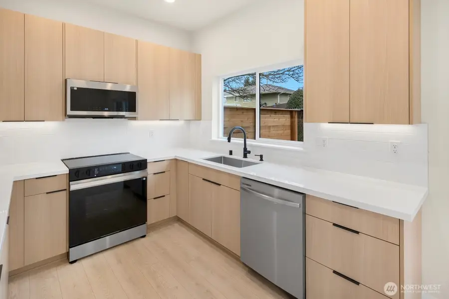 910 S 138th Street #B, Burien, WA 98168 - Image #3