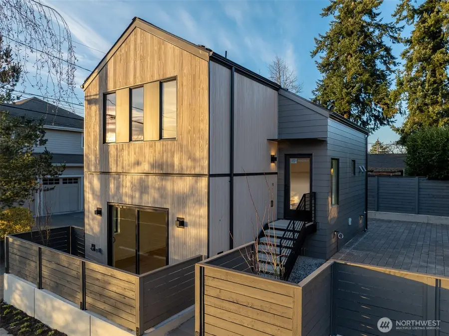 2806 W Dravus Street, Seattle, WA 98199 - Image #2