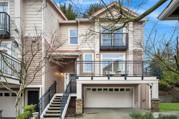 12721 SE 41st Place #109, Bellevue, WA 98006
