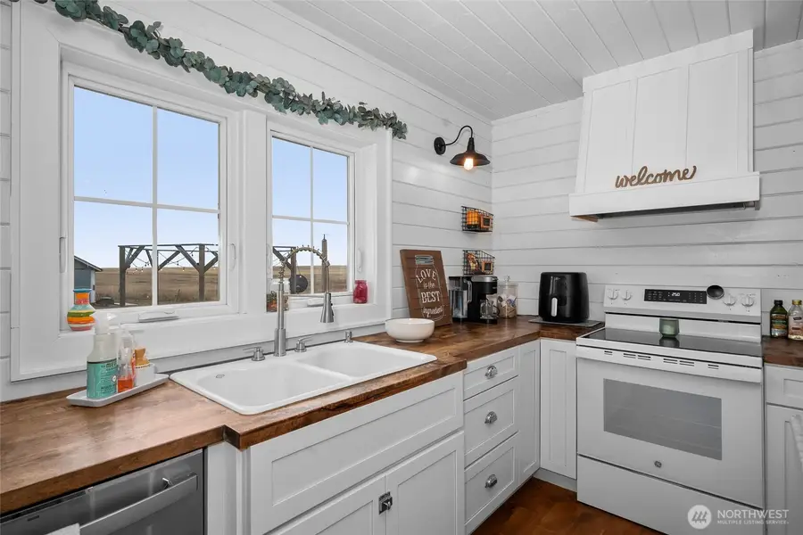 33540 Manke Road E, Harrington, WA 99134 - Image #3