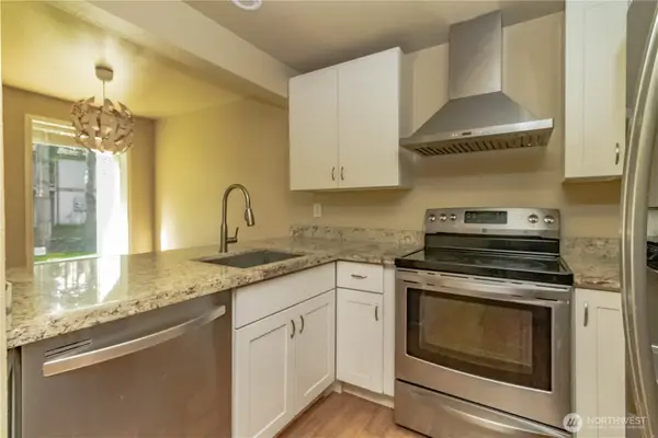 17425 119th Lane Se #D12, Renton, WA 98058