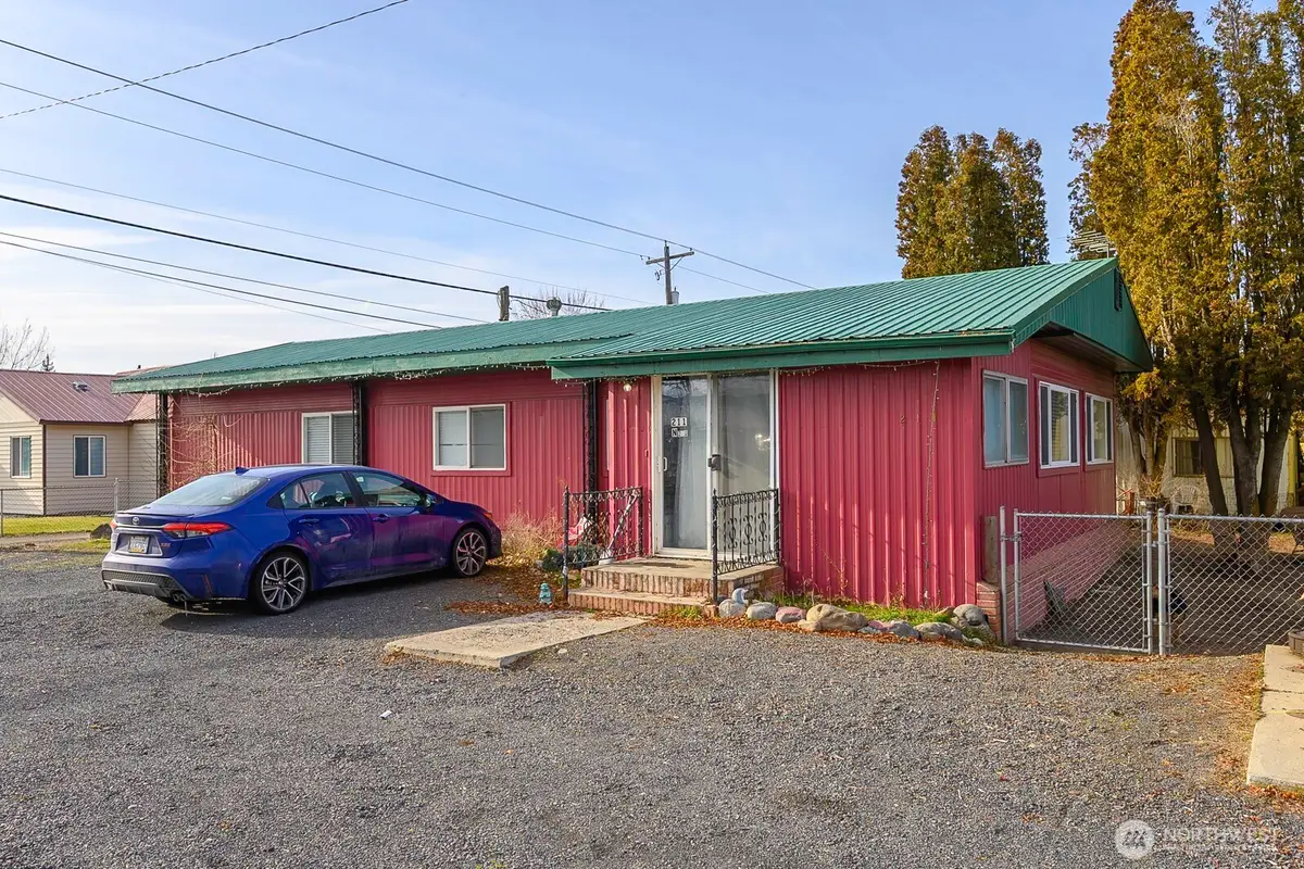 211 N 2nd Street, Coulee City, WA 99115 - Image #1