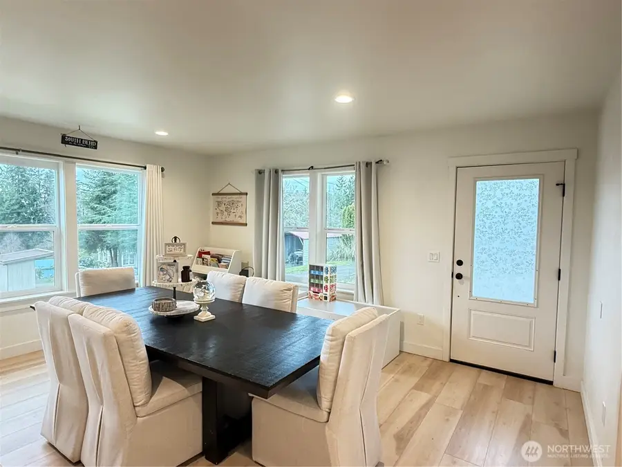 403 A Street, South Bend, WA 98586 - Image #2